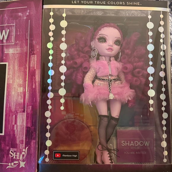 NIB Rainbow Vision WERE-CAT Doll COSTUME BALL SPECIAL COLLECTORS EDITION.2022 - Picture 4 of 4